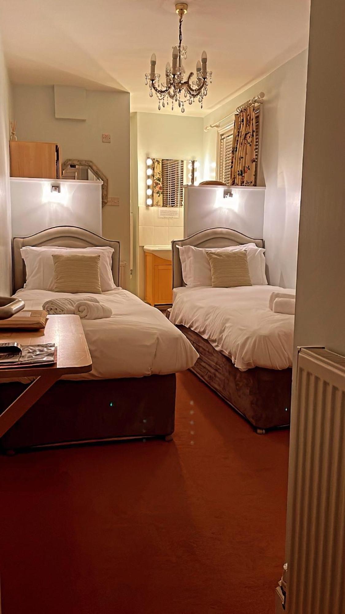 Hotel The Pier Portsmouth Esterno foto